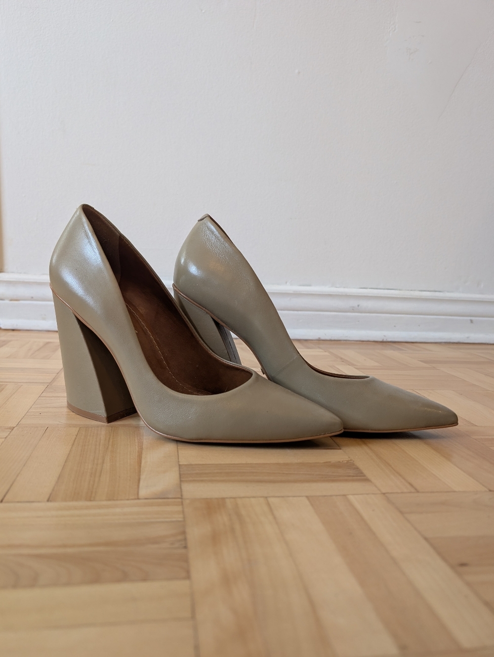 L'Intervalle Women's Pointed Block Heel Pumps in Sage Green Size 9/40